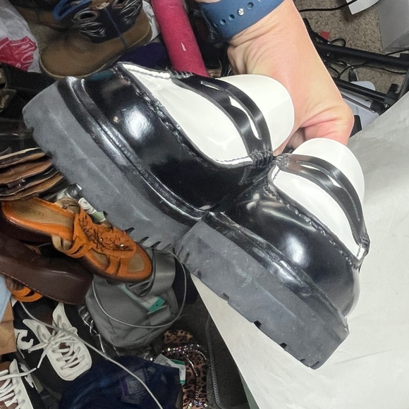 Reformation Agathea Chunky Loafer Black & White Patent Upper Lugg Sole Sz 7.5 - Picture 14 of 14